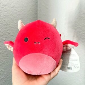 Karlie The Devil Bat 🦇 Squishmallows NWT